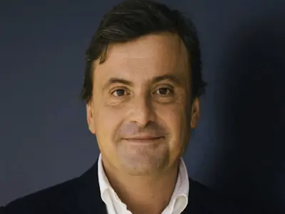 Carlo Calenda raccomanda Prisma Luxerise